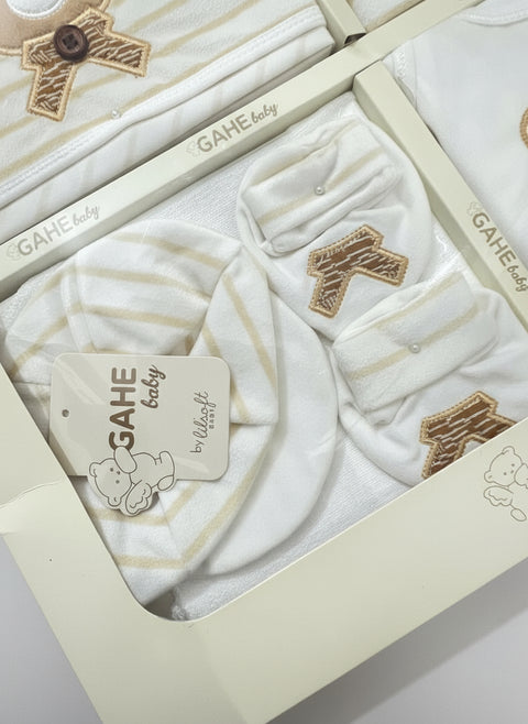 Newborn Gift Set – 12-Piece Soft Cotton Outfit with Teddy Bear Design 🧸
